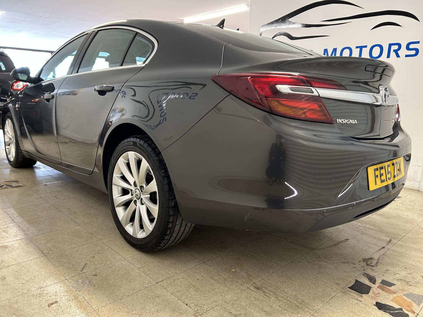 Vauxhall Insignia 2.0 CDTi Elite Nav Hatchback 5dr Diesel Auto Euro 5 (163 ps)