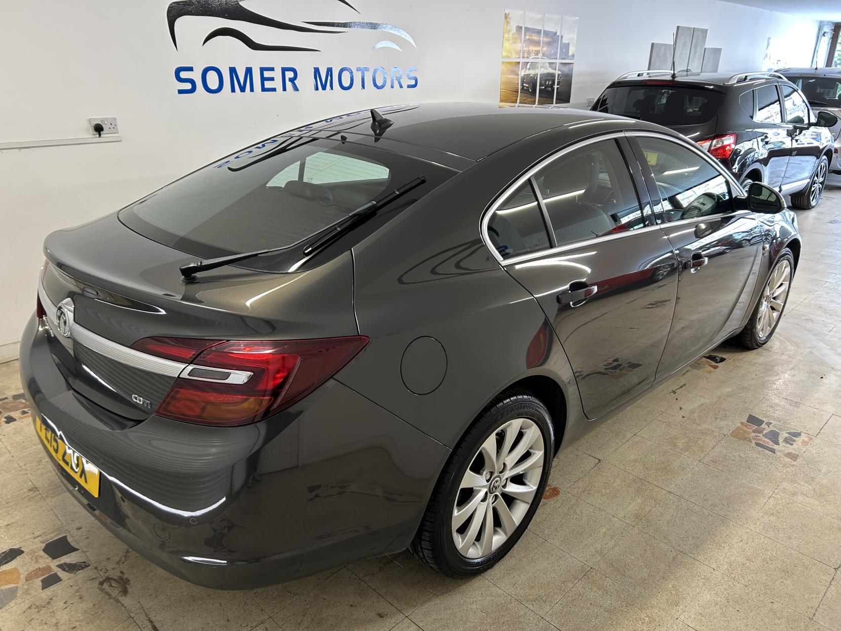 Vauxhall Insignia 2.0 CDTi Elite Nav Hatchback 5dr Diesel Auto Euro 5 (163 ps)