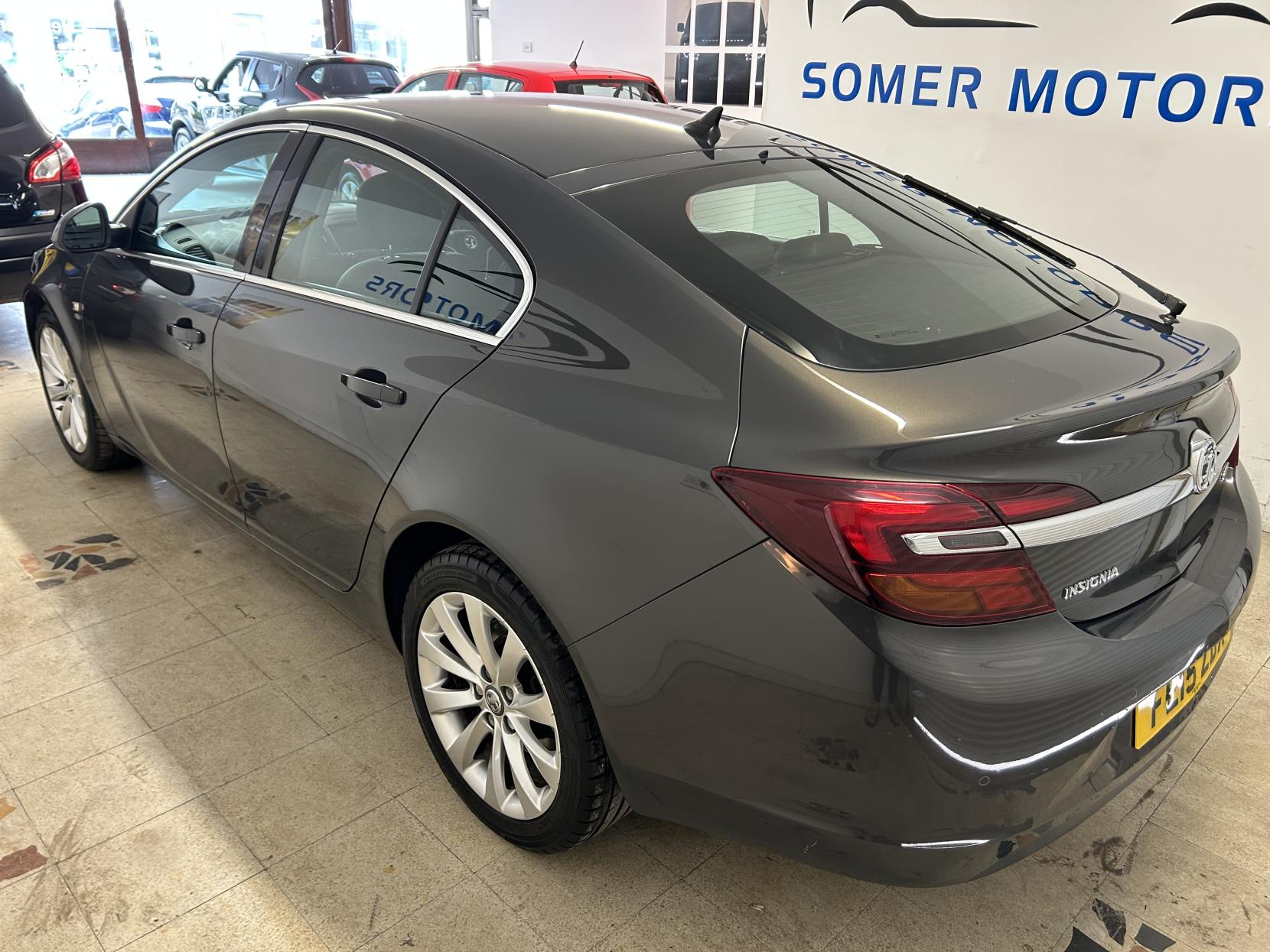 Vauxhall Insignia 2.0 CDTi Elite Nav Hatchback 5dr Diesel Auto Euro 5 (163 ps)
