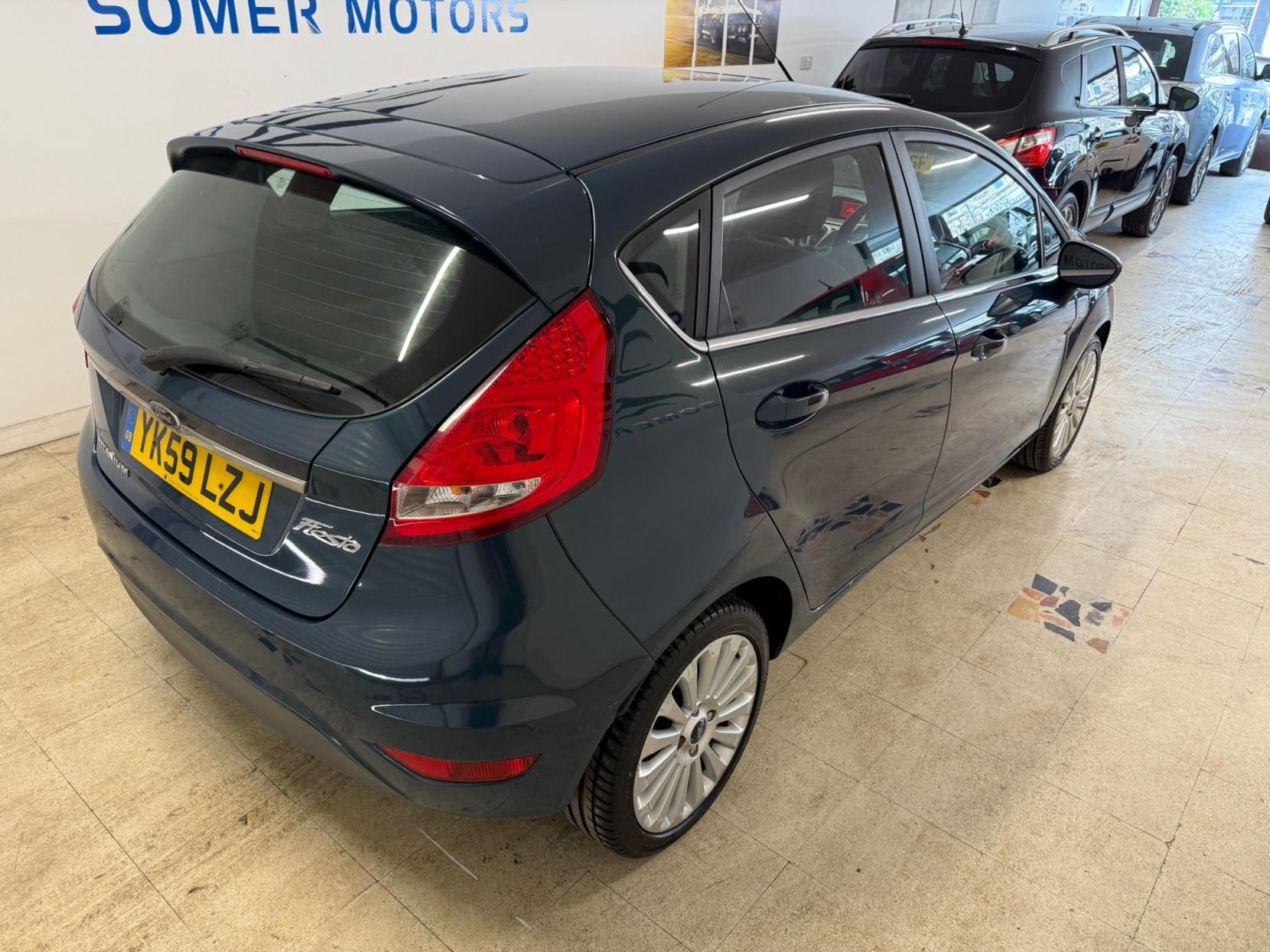 Ford Fiesta 1.4 Titanium Hatchback 5dr Petrol Manual (133 g/km, 94 bhp)