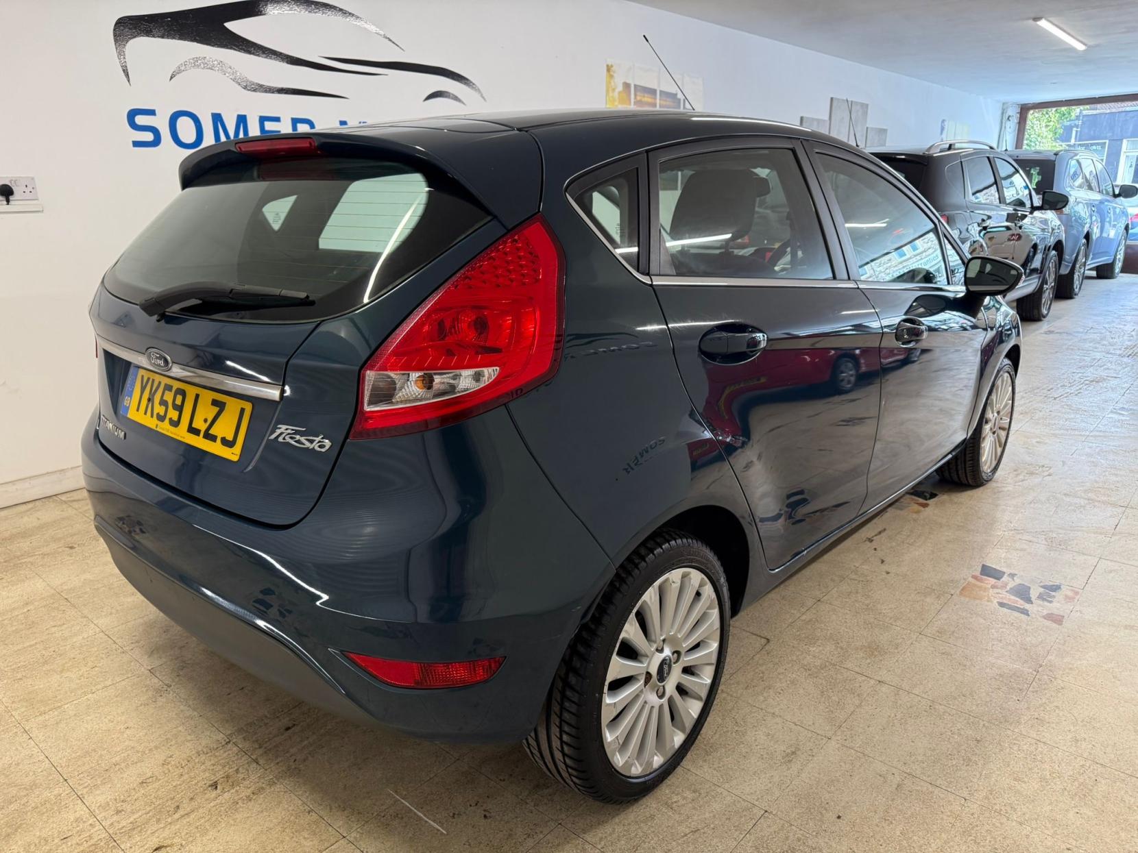 Ford Fiesta 1.4 Titanium Hatchback 5dr Petrol Manual (133 g/km, 94 bhp)