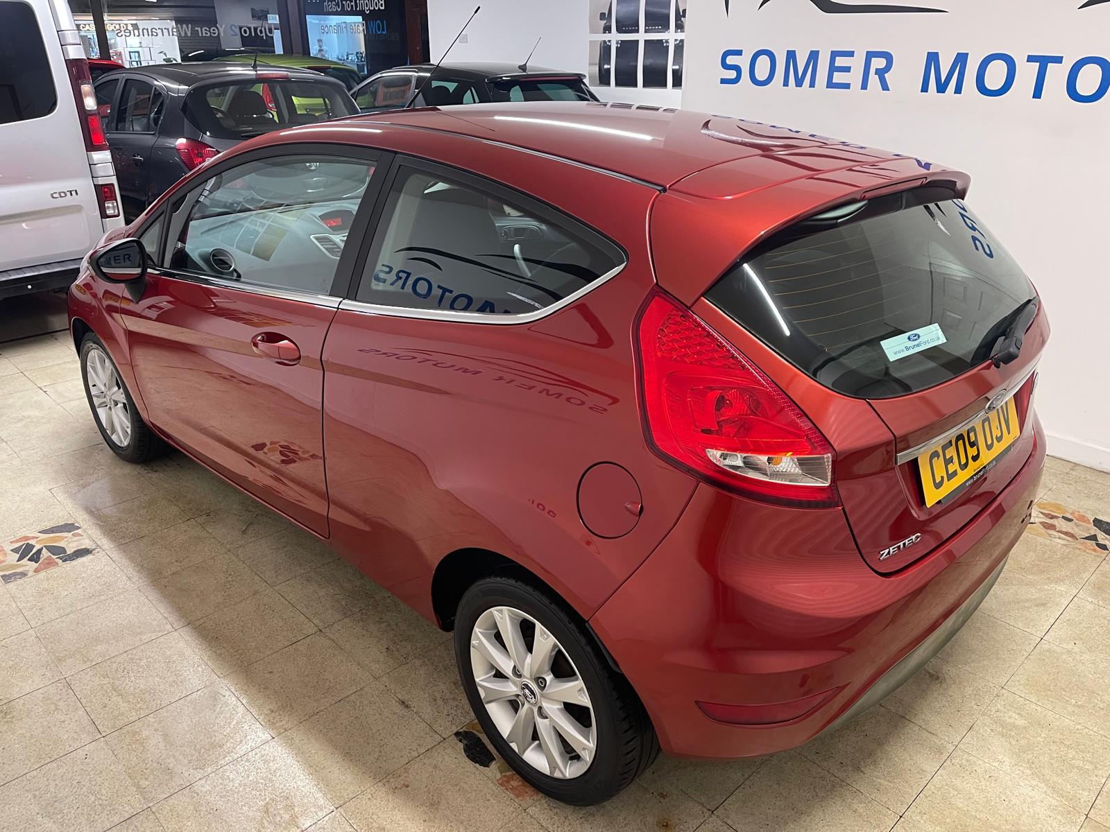 Ford Fiesta 1.25 Zetec Hatchback 3dr Petrol Manual (133 g/km, 81 bhp)