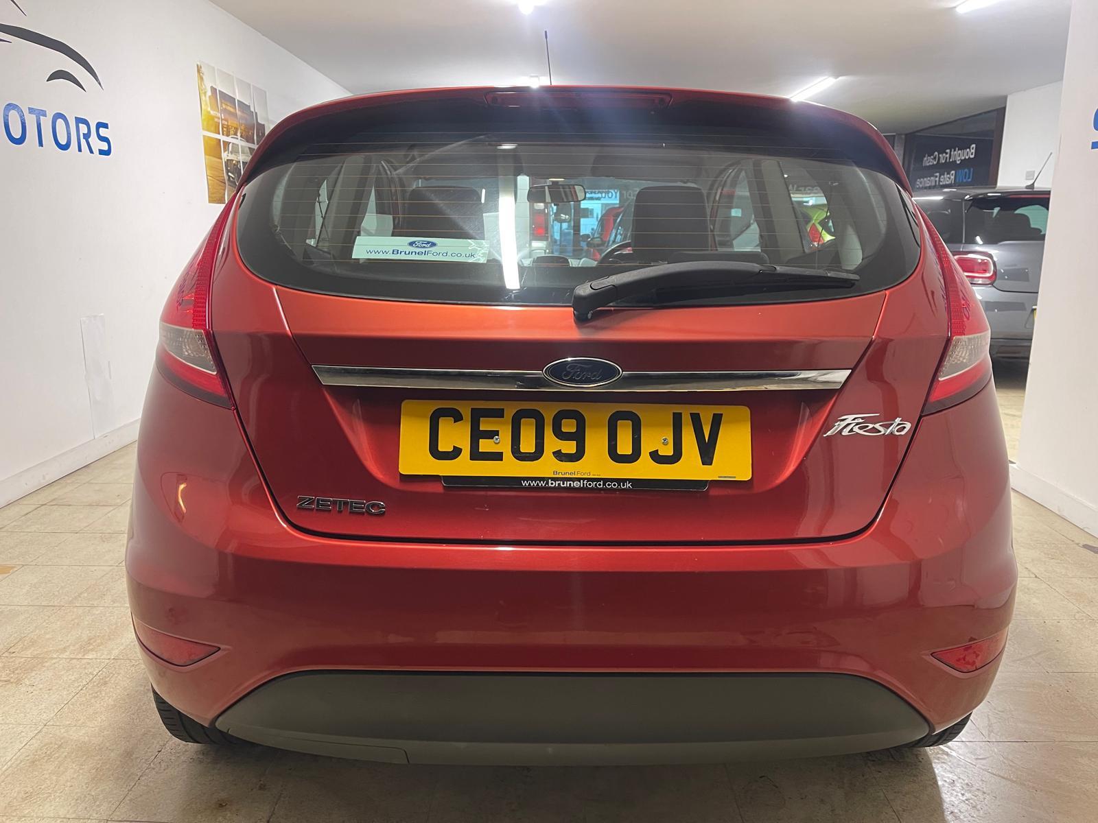 Ford Fiesta 1.25 Zetec Hatchback 3dr Petrol Manual (133 g/km, 81 bhp)