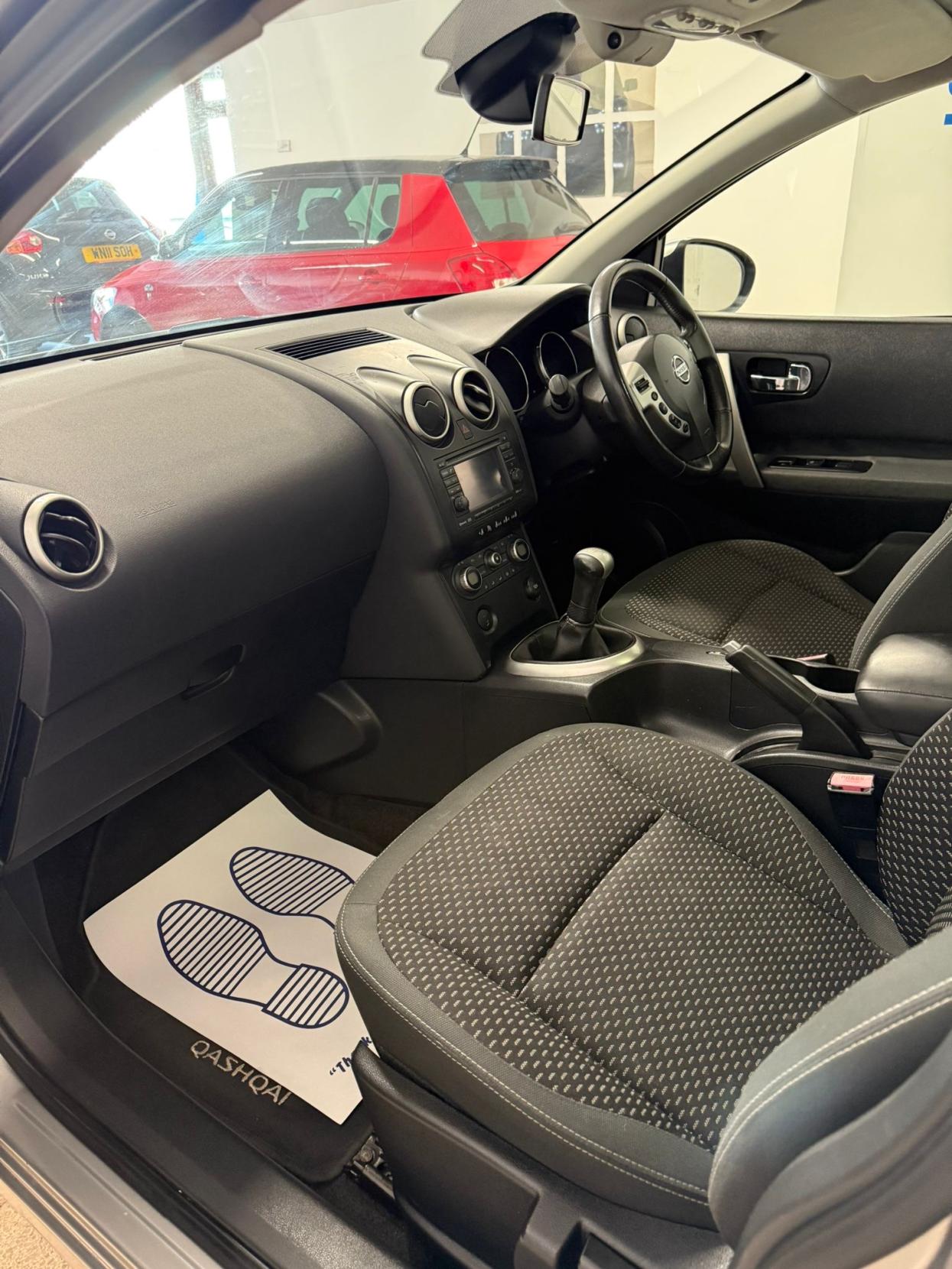Nissan Qashqai 1.6 n-tec Hatchback 5dr Petrol Manual 2WD (159 g/km, 113 bhp)