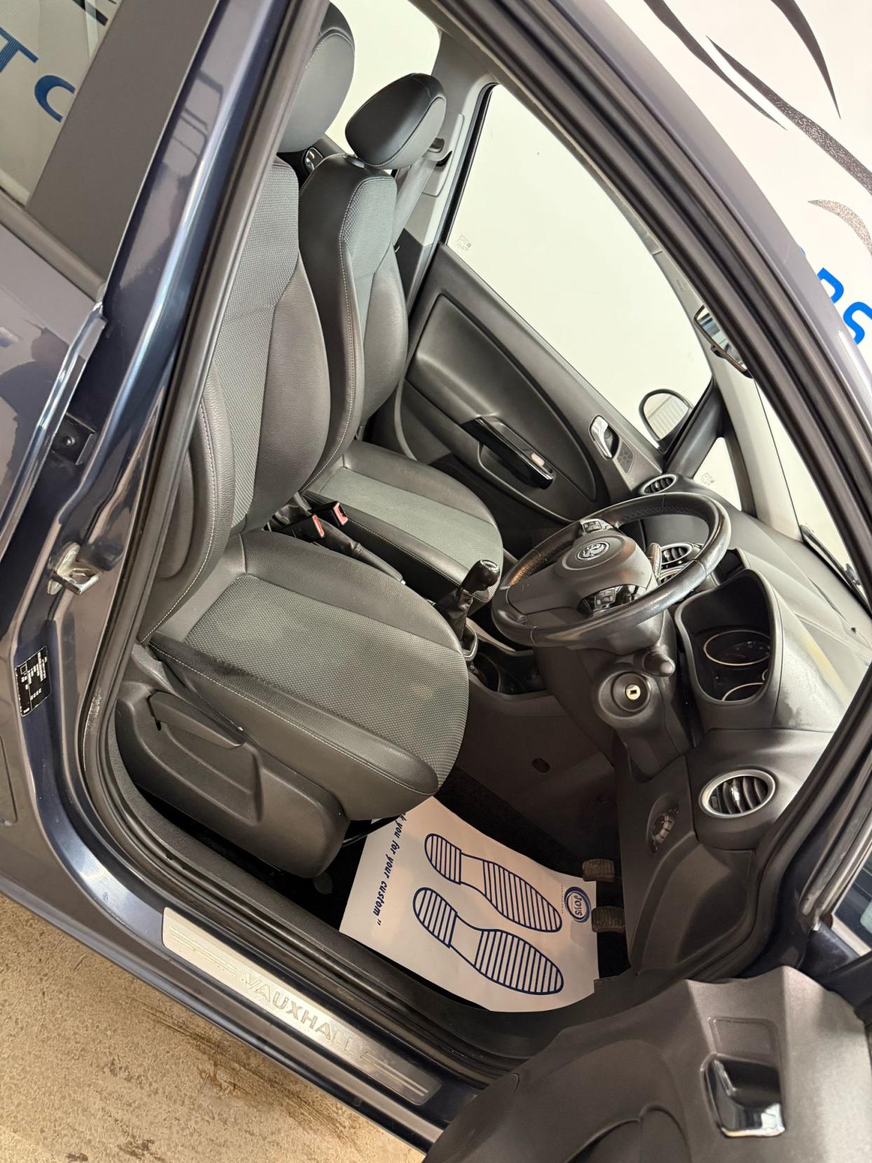 Vauxhall Corsa 1.4i 16v Design Hatchback 5dr Petrol Manual (a/c) (146 g/km, 89 bhp)