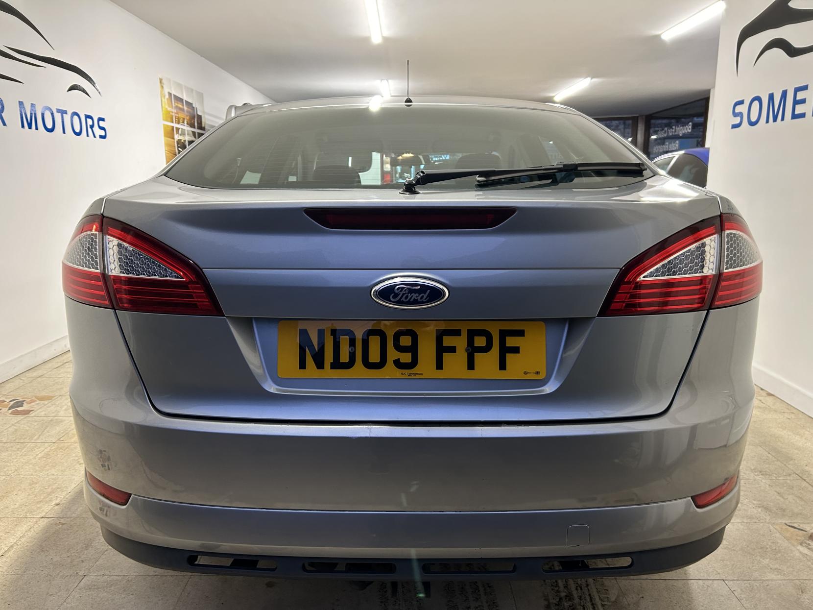 Ford Mondeo 1.8 TDCi Zetec Hatchback 5dr Diesel Manual (154 g/km, 123 bhp)