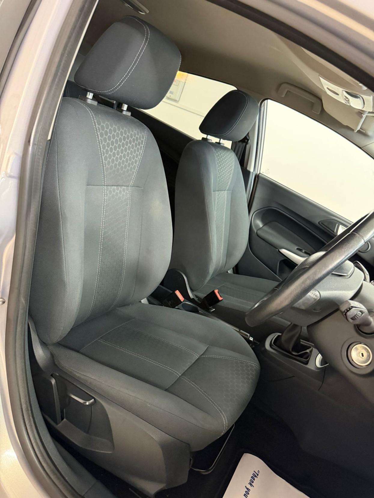 Ford Fiesta 1.4 Titanium Hatchback 5dr Petrol Manual (133 g/km, 94 bhp)