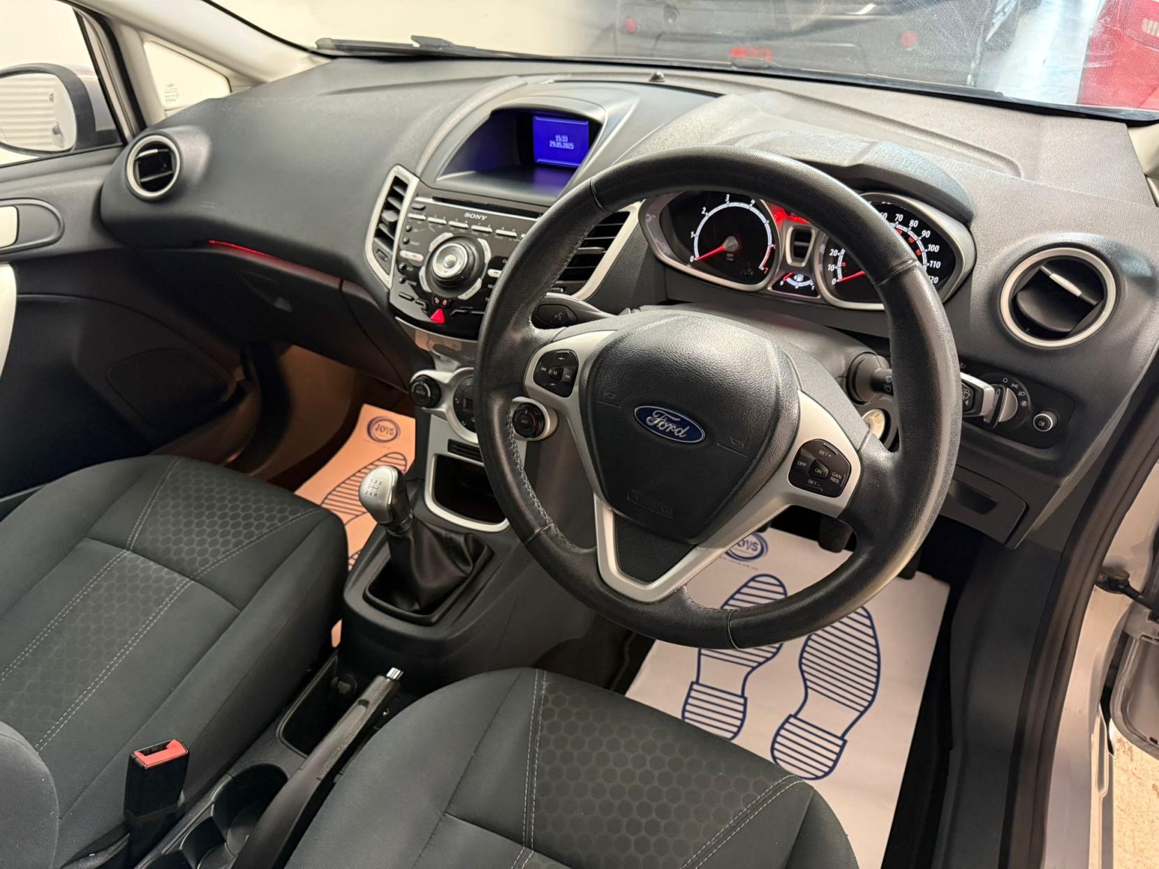 Ford Fiesta 1.4 Titanium Hatchback 5dr Petrol Manual (133 g/km, 94 bhp)