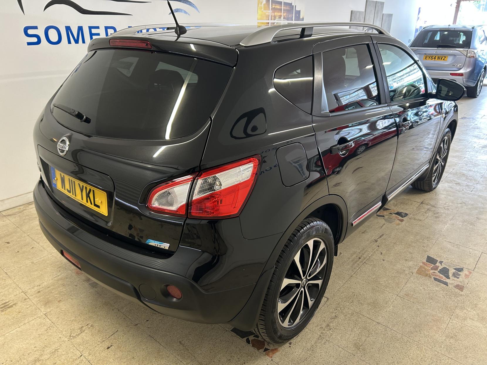 Nissan Qashqai 1.5 dCi n-tec SUV 5dr Diesel Manual 2WD Euro 5 (110 ps)