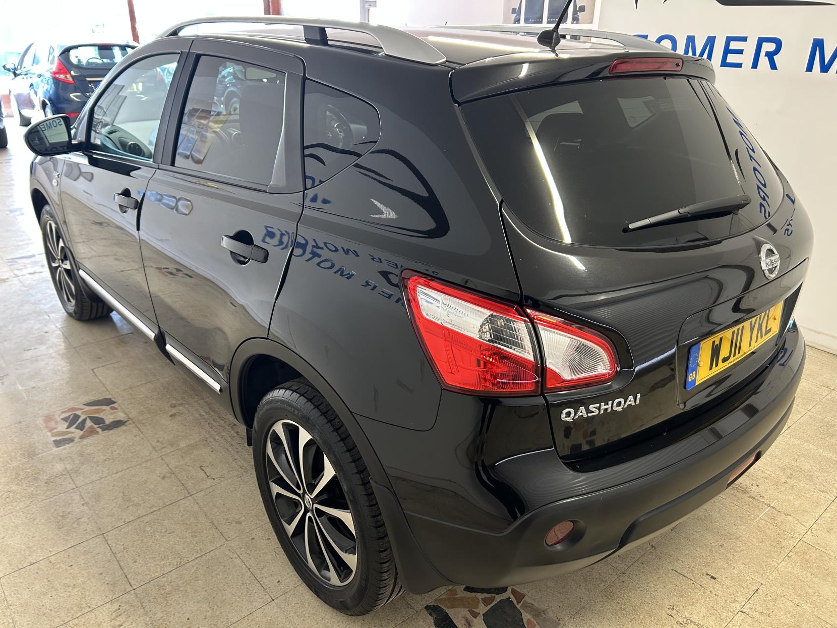 Nissan Qashqai 1.5 dCi n-tec SUV 5dr Diesel Manual 2WD Euro 5 (110 ps)