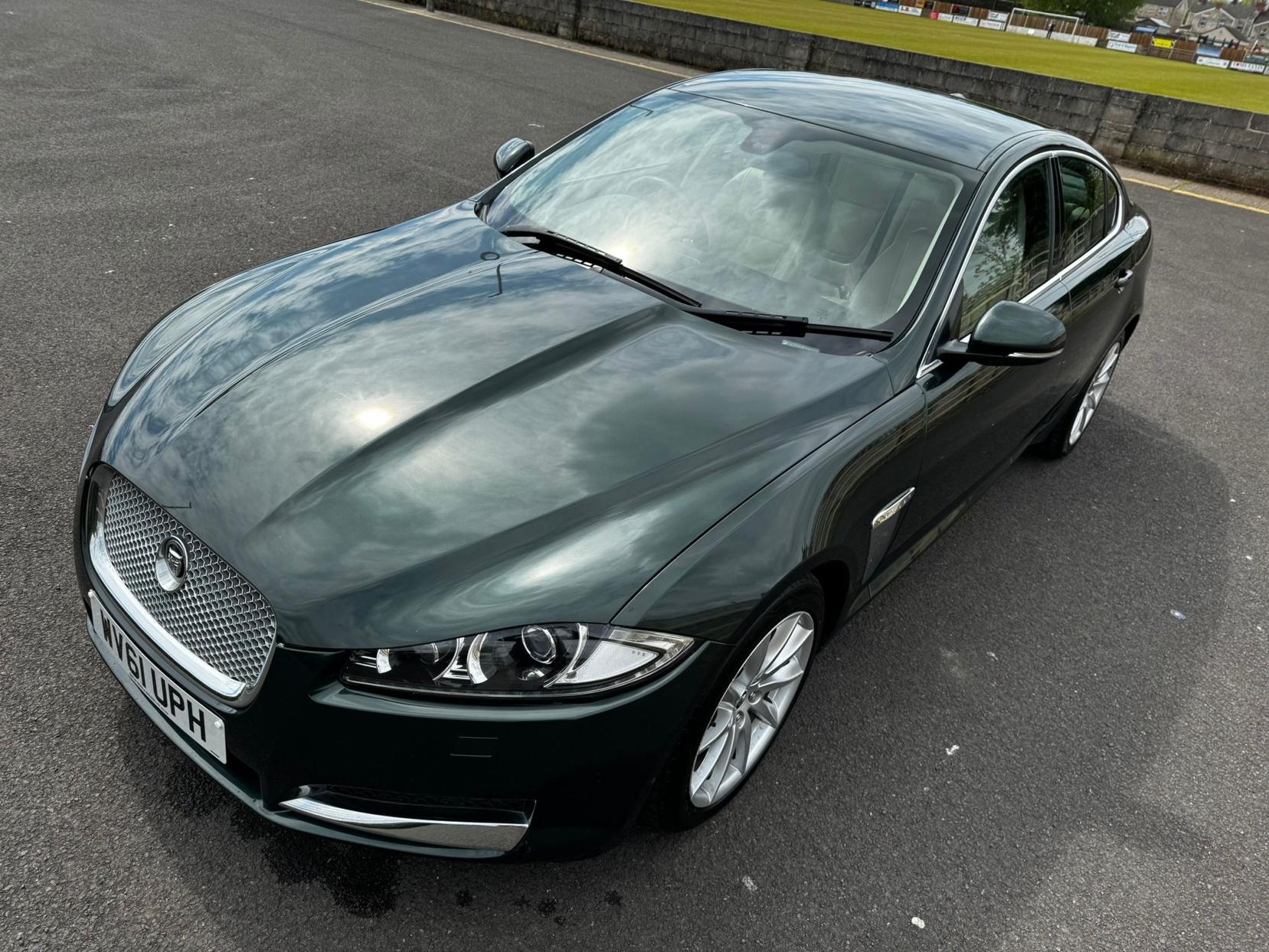 Jaguar XF 2.2d Premium Luxury Saloon 4dr Diesel Auto Euro 5 (s/s) (190 ps)