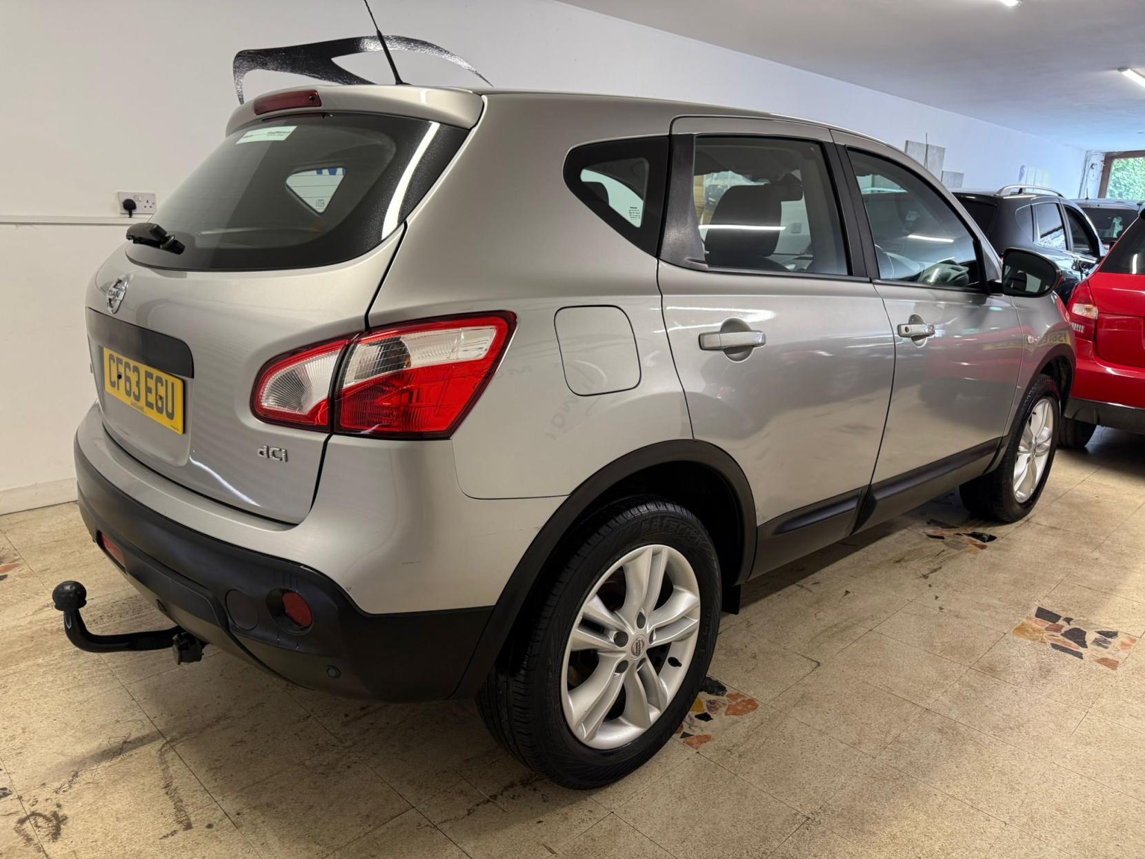 Nissan Qashqai 1.5 dCi Acenta SUV 5dr Diesel Manual 2WD Euro 5 (110 ps)