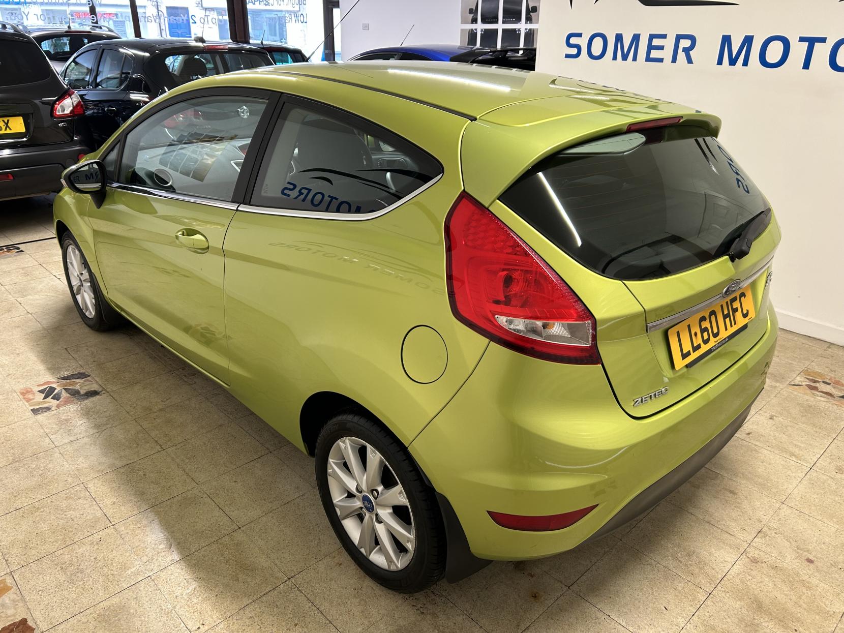 Ford Fiesta 1.25 Zetec Hatchback 3dr Petrol Manual (129 g/km, 81 bhp)