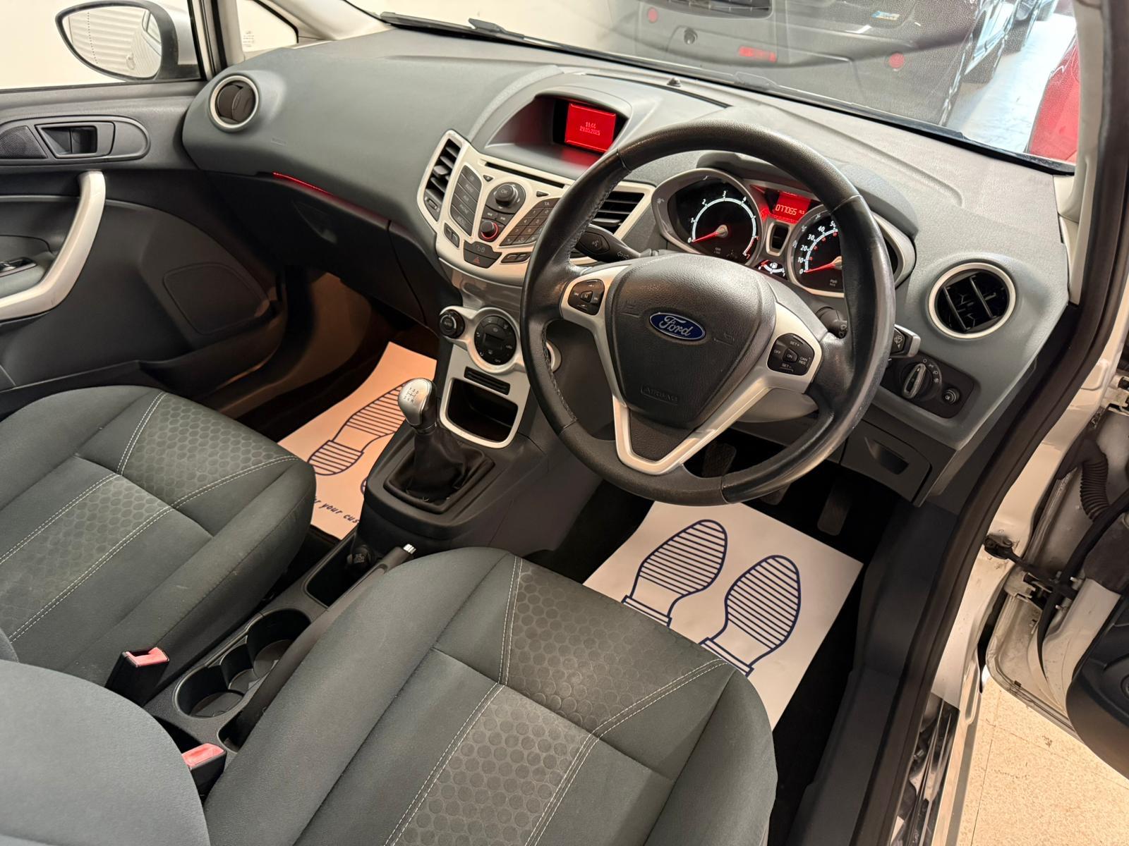 Ford Fiesta 1.4 Titanium Hatchback 3dr Petrol Manual (133 g/km, 94 bhp)