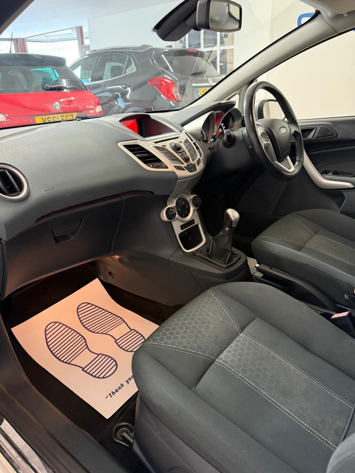 Ford Fiesta 1.4 Titanium Hatchback 3dr Petrol Manual (133 g/km, 94 bhp)